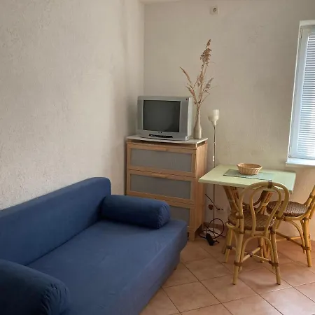 5 Fliegerhorst Focke Wulf - Gutes Schlichtes Ferienzimmer Apartment Peenemunde